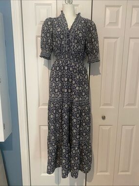 NWT Max studio Navy and White Floral Maxi Dress with Smocked Waist